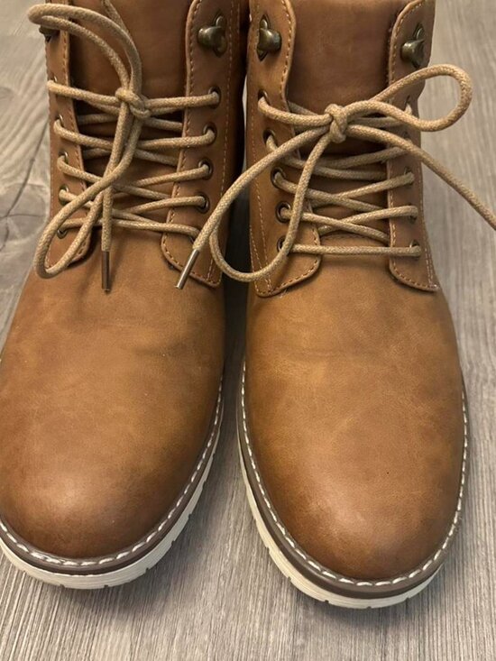 Vostey men’s brown leather lace up hiking boots with original box.